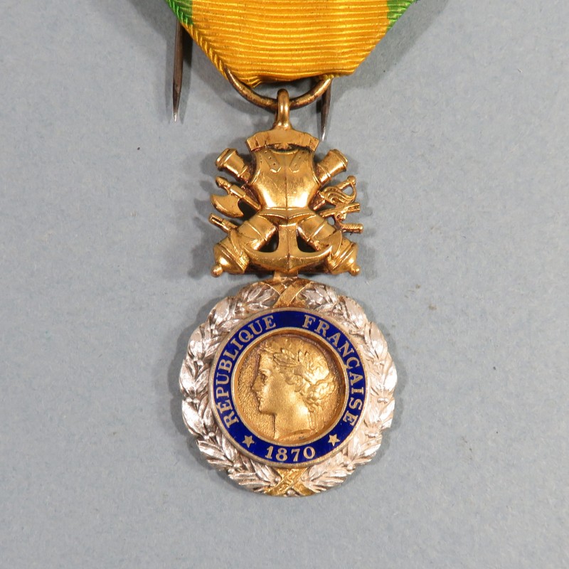 FRANCE ORDRE DE LA MEDAILLE MILITAIRE 3 ème REPUBLIQUE 1870 VALEUR ET DISCIPLINE EN ARGENT DANS SA BOITE