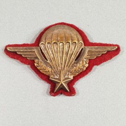 INSIGNE MILITAIRE BREVET PARACHUTISTE NUMEROTE 53798 ANNEE 1950-51 FABRICATION DRAGO RUE OLIVIER METRA