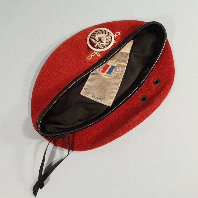 BERET ROUGE AMARANTE HUSSARDS PARACHUTISTES TAILLE 55 FABRICATION ANNEES 2000 1er RHP