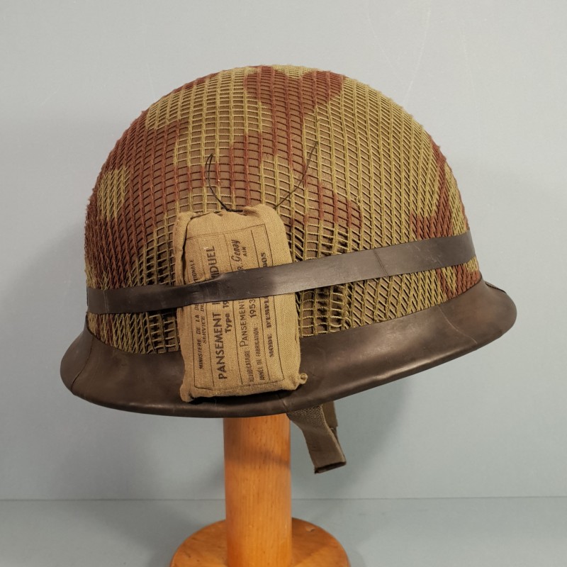 CASQUE FRANCAIS MODELE 1951 AVEC CAMOUFLAGE ET PANSEMENT ETAT NEUF DE STOCK LOURD JAPY 1953 ET LINER FRANCK 1952