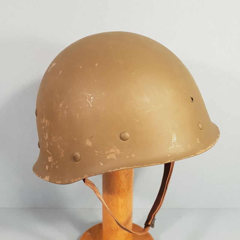 CASQUE FRANCAIS MODELE 1951 AVEC CAMOUFLAGE ET PANSEMENT ETAT NEUF DE STOCK LOURD JAPY 1953 ET LINER FRANCK 1952