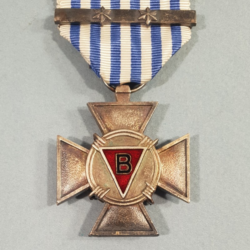 BELGIQUE MEDAILLE DES ANCIENS DEPORTEES POLITIQUES DE LA SECONDE GUERRE 1940 1945 BARRETTE AVEC 2 ETOILES