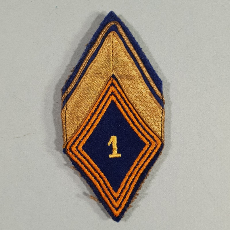 INSIGNE LOSANGE MODELE 1945 DU 1 er RCP REGIMENT DE CHASSEURS PARACHUTISTES 1950 1960 FOND BLEU ROI TAP