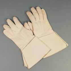 PAIRE DE GANTS CRISPIN EN CUIR BLANC CAVALERIE GENDARMERIE GARDE REPUBLICAINE GARDE AU DRAPEAU SAPEURS TAILLE 8.5