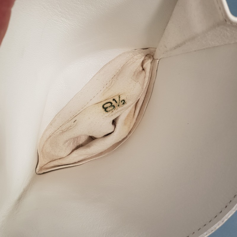 PAIRE DE GANTS CRISPIN EN CUIR BLANC CAVALERIE GENDARMERIE GARDE REPUBLICAINE GARDE AU DRAPEAU SAPEURS TAILLE 8.5