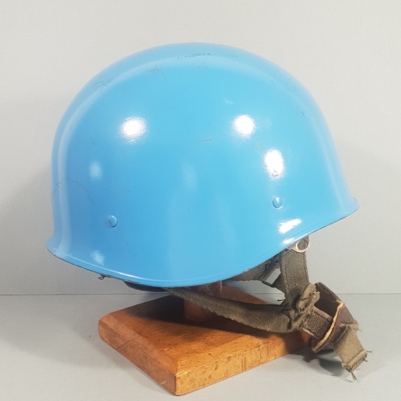 CASQUE F1 ARMEE FRANCAISE POUR MANDAT ONU UN PEINTURE BLEUE LEGION ETRANGERE ET TOUTES ARMES DATE 1987