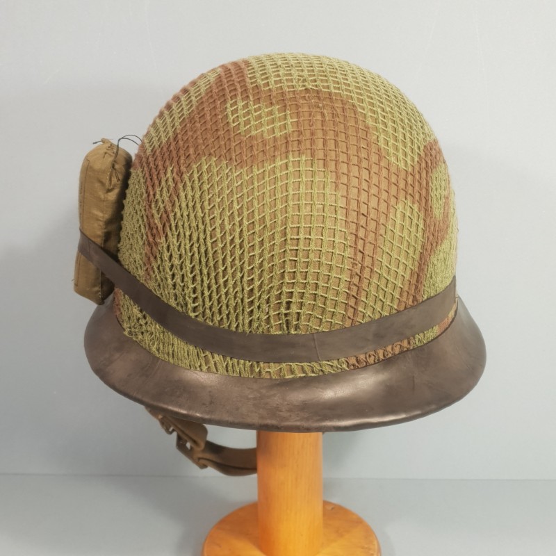 CASQUE FRANCAIS MODELE 1951 AVEC CAMOUFLAGE ET PANSEMENT ETAT NEUF DE STOCK LOURD M.MA.OU 1953 ET LINER MENESA 1953