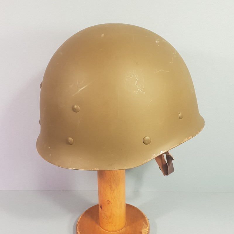 CASQUE FRANCAIS MODELE 1951 AVEC CAMOUFLAGE ET PANSEMENT ETAT NEUF DE STOCK LOURD M.MA.OU 1952 ET LINER FRANCK 1952