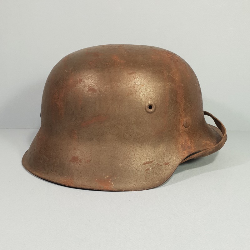 CASQUE ALLEMAND WEHRMACHT HEER MODELE 1942 UN INSIGNE PEINTURE FELDGRAU TAILLE 58 AVEC SON INTERIEUR