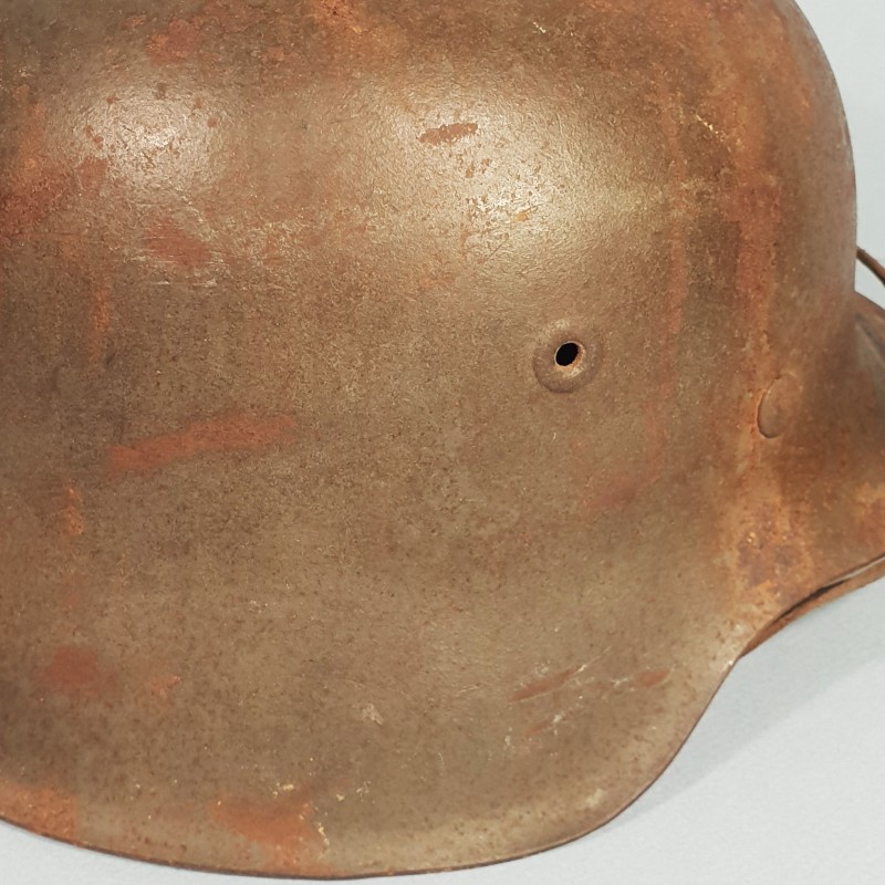 CASQUE ALLEMAND WEHRMACHT HEER MODELE 1942 UN INSIGNE PEINTURE FELDGRAU TAILLE 58 AVEC SON INTERIEUR