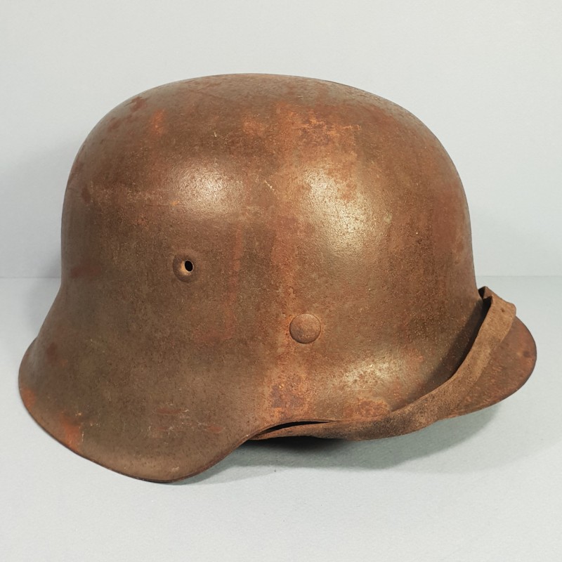 CASQUE ALLEMAND WEHRMACHT HEER MODELE 1942 UN INSIGNE PEINTURE FELDGRAU TAILLE 58 AVEC SON INTERIEUR