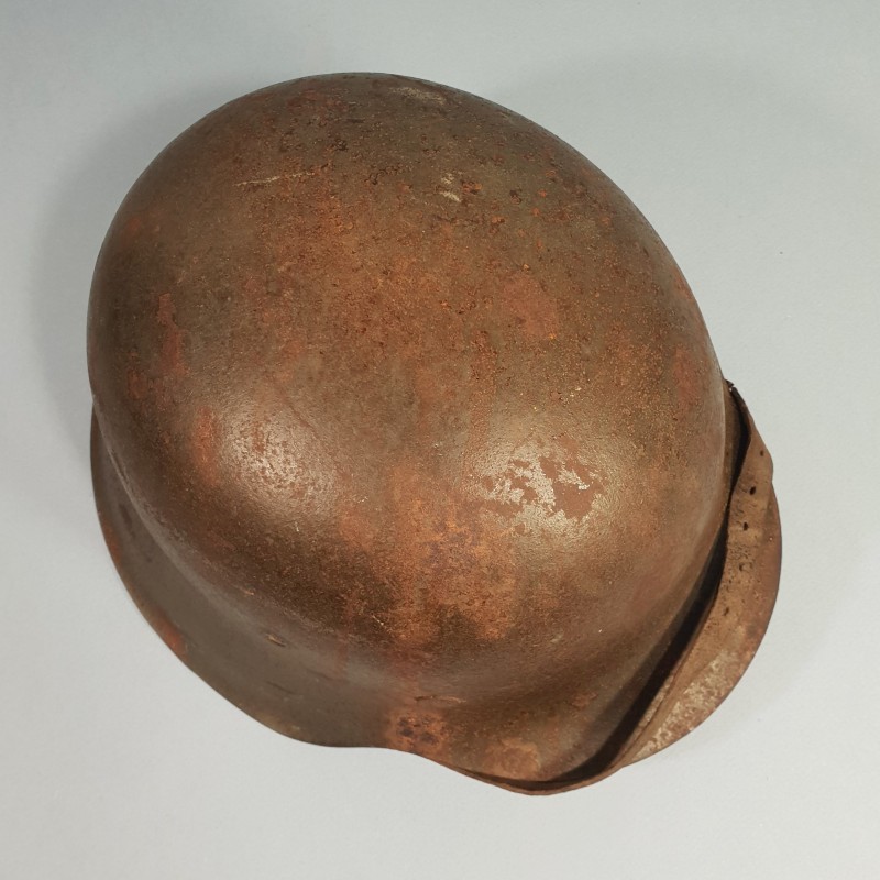 CASQUE ALLEMAND WEHRMACHT HEER MODELE 1942 UN INSIGNE PEINTURE FELDGRAU TAILLE 58 AVEC SON INTERIEUR