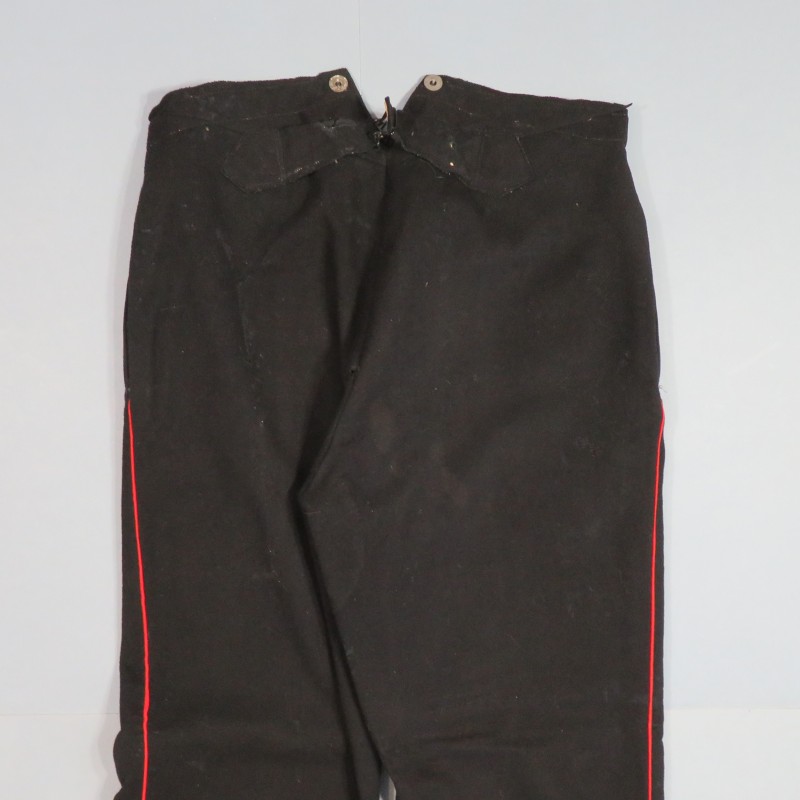 PANTALON TROUPE NOIR A SOUTACHES ROUGE POUR L'ARTILLERIE COLONIALE 1900 OU 1931 ET LES SAPEURS POMPIERS