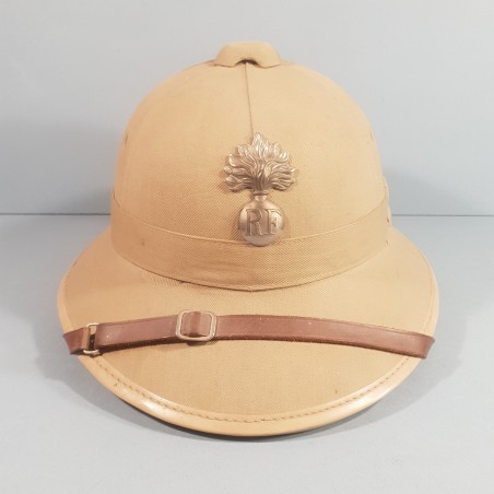 CASQUE COLONIAL BEIGE ET LIEGE GENDARMERIE MODELE 1931 FABRICATION ANNEES 1950 GRENADE ARGENTEE