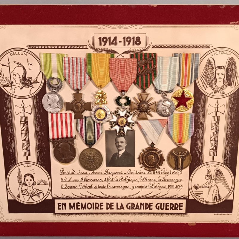 TABLEAU OU CADRES DE 11 MEDAILLES SOUVENIR DU CAPITAINE PINEAUD AU 48 ème D'INFANTERIE GUERRE 1914 1918