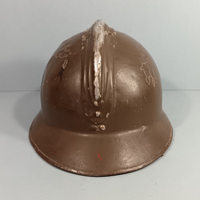 CASQUE TROUPE MODELE 1926 AVEC INSIGNE INFANTERIE MODELE 1937 POUR L'INFANTERIE AVEC NOM CLASSE 1928 ET MATRICULE A CHAMBERY