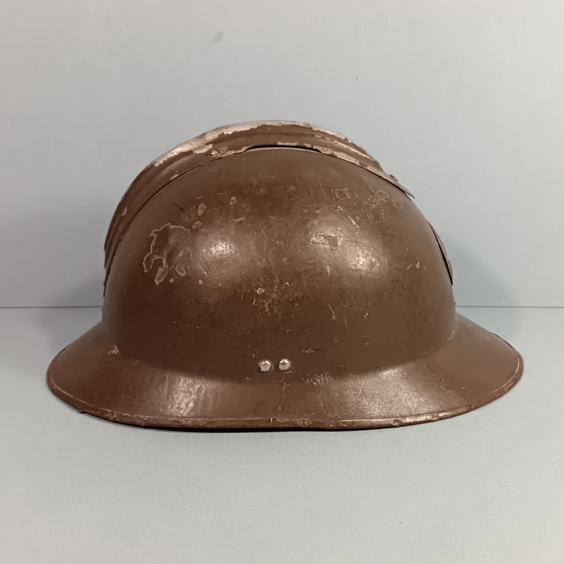 CASQUE TROUPE MODELE 1926 AVEC INSIGNE INFANTERIE MODELE 1937 POUR L'INFANTERIE AVEC NOM CLASSE 1928 ET MATRICULE A CHAMBERY