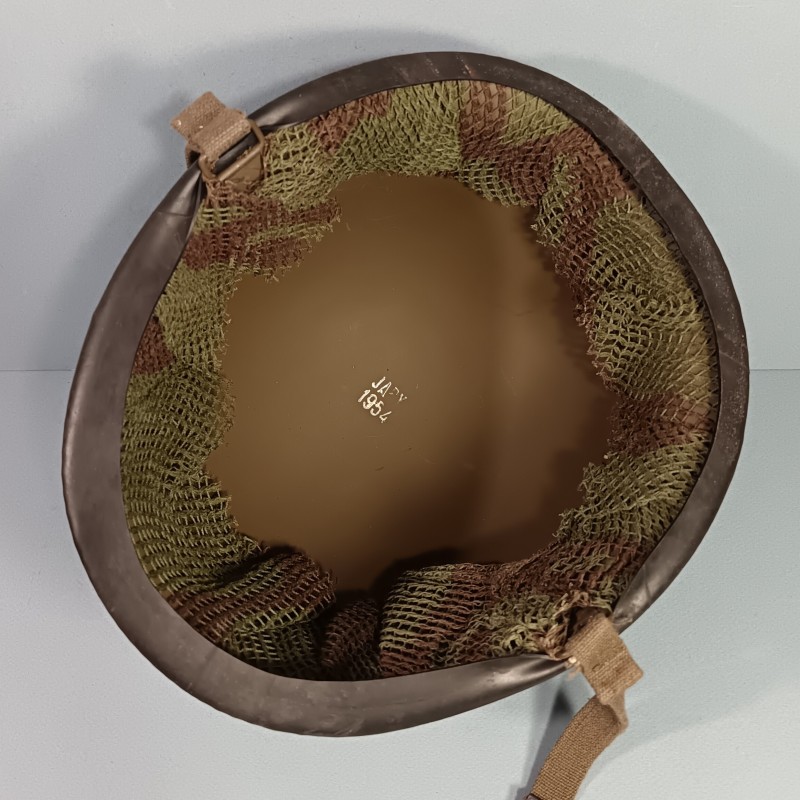 CASQUE FRANCAIS MODELE 1951 AVEC CAMOUFLAGE ET PANSEMENT ETAT NEUF DE STOCK LOURD JAPY 1954 ET LINER S.M.P. 1954