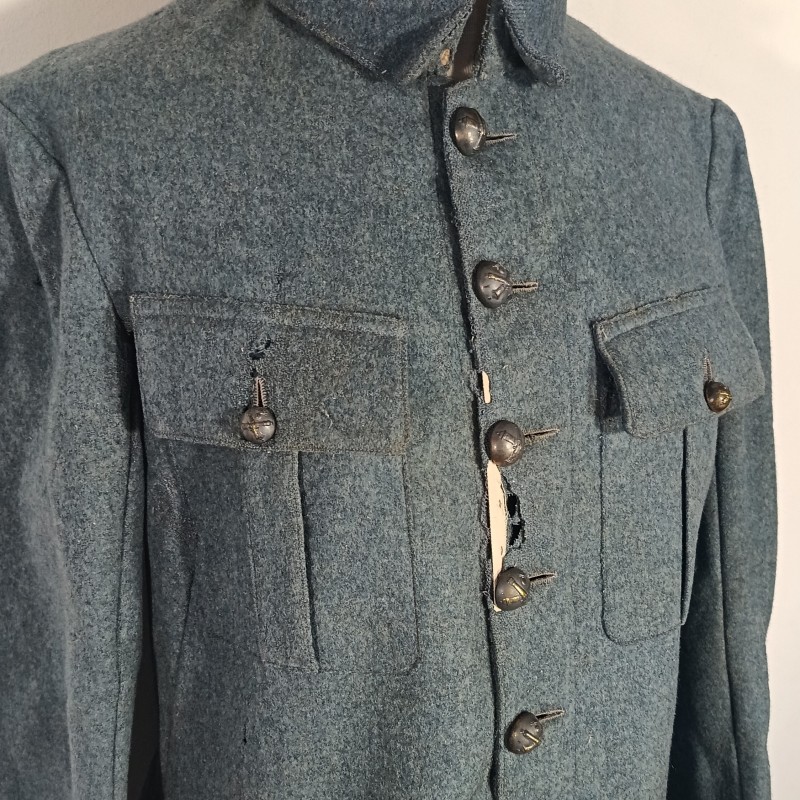 VESTE D'UNIFORME SOUS OFFICIER MODELE 1914-15 EN DRAP BLEU HORIZON SANS DOUBLURE DEBUT DE LA GUERRE 1914 1918