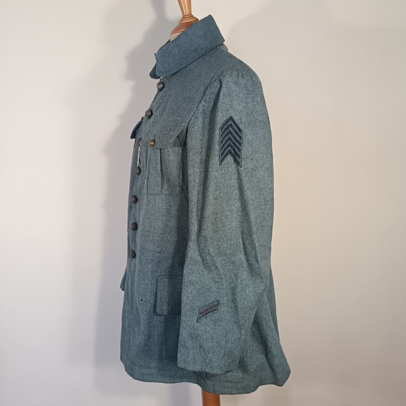 VESTE D'UNIFORME SOUS OFFICIER MODELE 1914-15 EN DRAP BLEU HORIZON SANS DOUBLURE DEBUT DE LA GUERRE 1914 1918