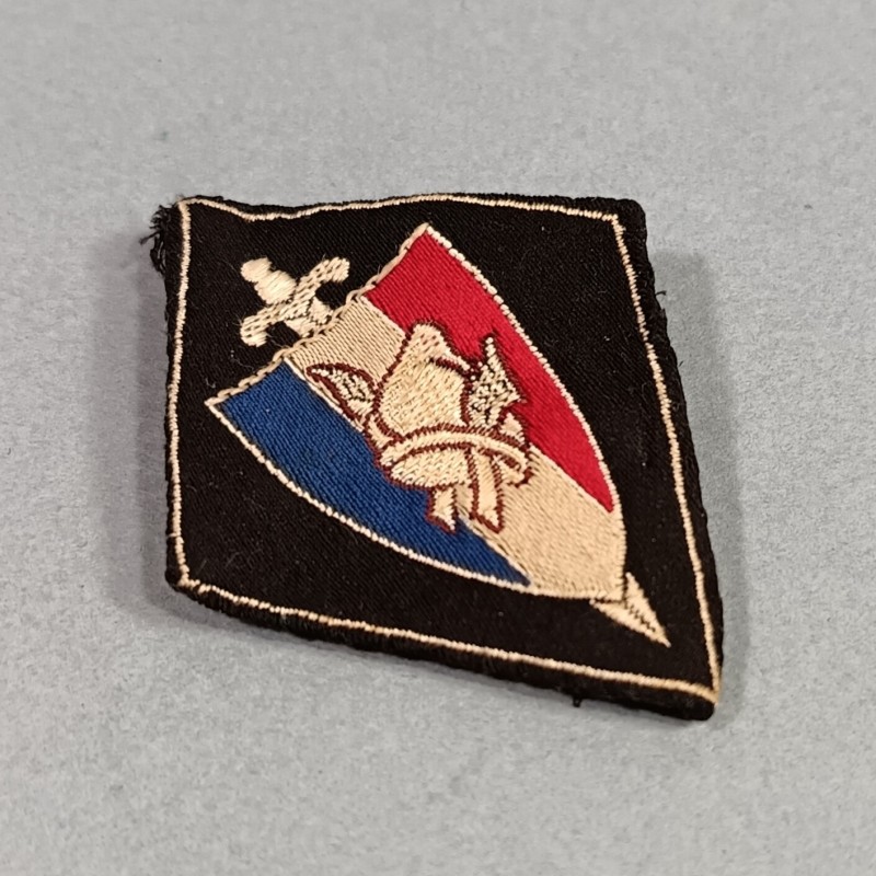 INSIGNE DE POITRINE EN TISSU TISSAGE DE TYPE BEVO DE LA LEGION FRANCAISE DES COMBATTANTS LFC 1940-1944 GOUVERNEMENT DE VICHY