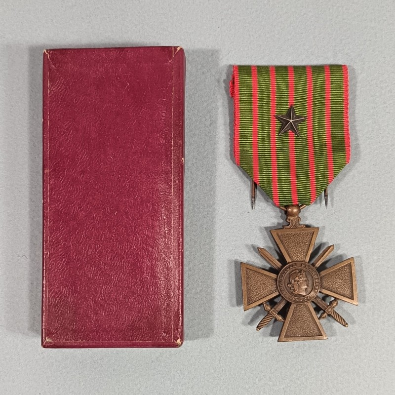 FRANCE MEDAILLE CROIX DE LA GRANDE GUERRE 1914-1918 FRENCH WAR CROSS WW1 EN BOITE