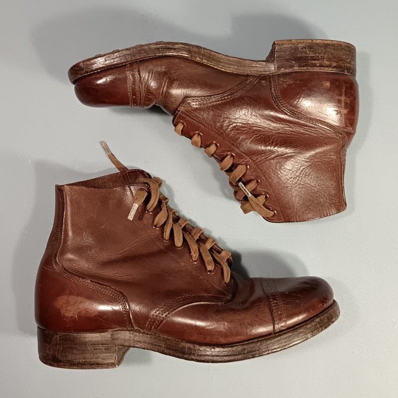 BRODEQUINS COMBAT CHAUSSURES US MODELE 1939-1941 EN CUIR MARRON SHOES SERVICE TYPE I SEMELLE CLOUTEE TAILLE 40 US 7