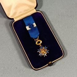 SUPERBE !! FRANCE REDUCTION DE LA MEDAILLE DE COMMANDEUR DE L'ORDRE NATIONAL DU MERITE ONM FABRICATION EN OR ET BRILLANTS