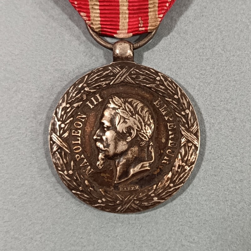 MEDAILLE EN ARGENT DE LA CAMPAGNE D'ITALIE NAPOLEON III 1859 SECOND EMPIRE SIGNEE BARRE